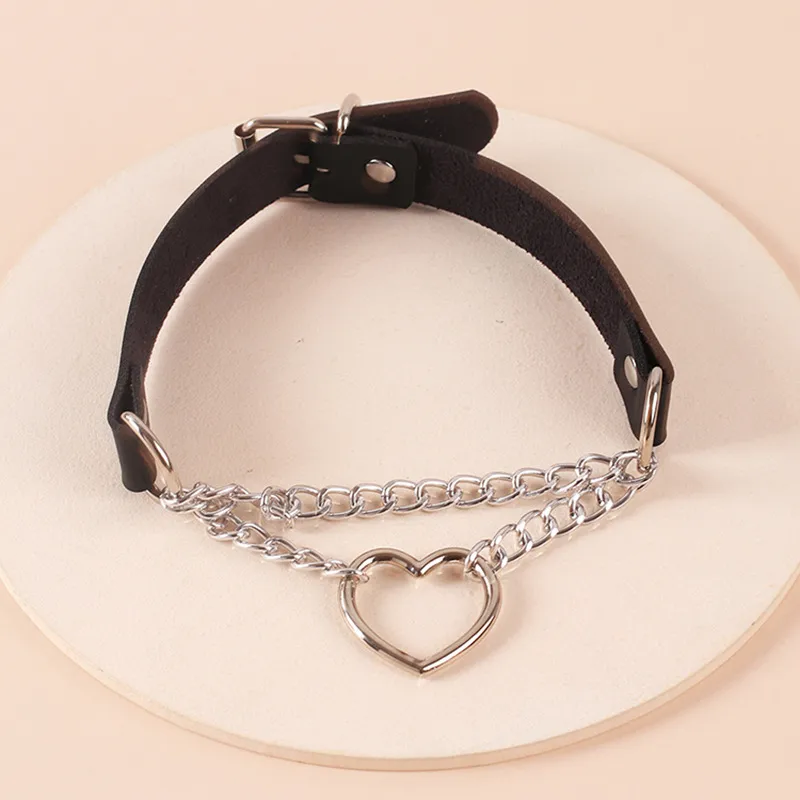 Retro Heart-Shaped Leather Necklace