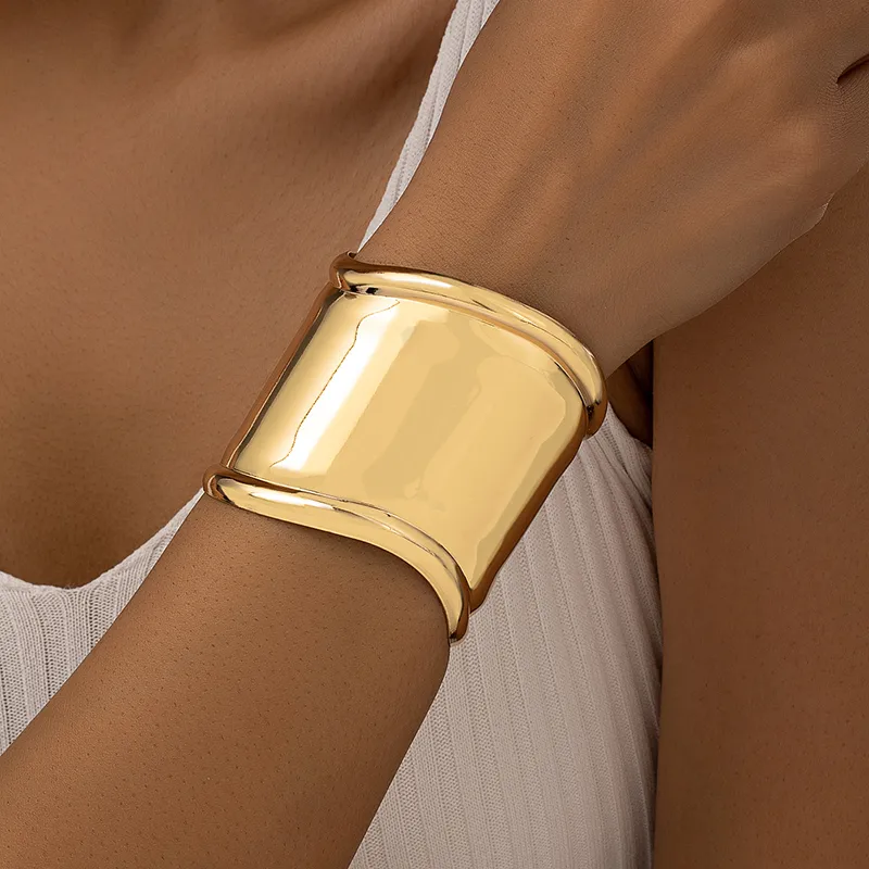 Exquisite Wide Cuff Alloy Bracelet